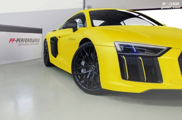 Audi-R8-V10-Plus-14.jpg