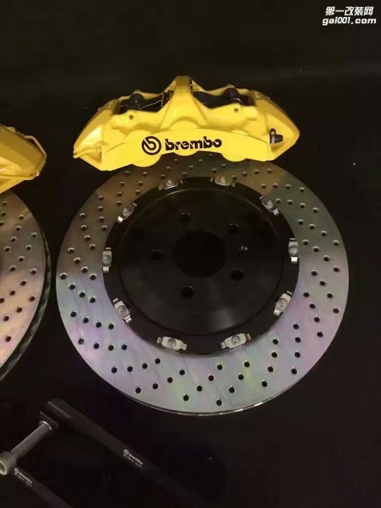 奥迪A7改装Brembo卡钳