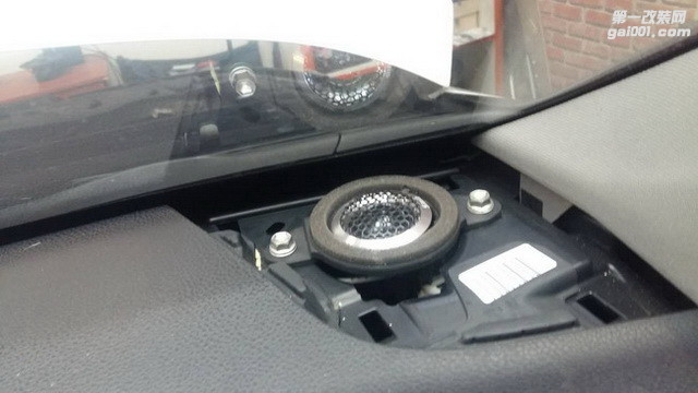 7，诗蔓PST6.2高音单元安装在汽车仪表台上.jpg
