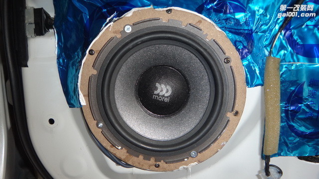 4，摩雷优特声602中低音单元安装在汽车原位.JPG