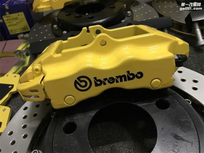 宝马F30 升级二手brembo 前六后四活塞鲍鱼 保时捷卡宴拆车