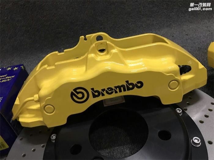 宝马F30 升级二手brembo 前六后四活塞鲍鱼 保时捷卡宴拆车