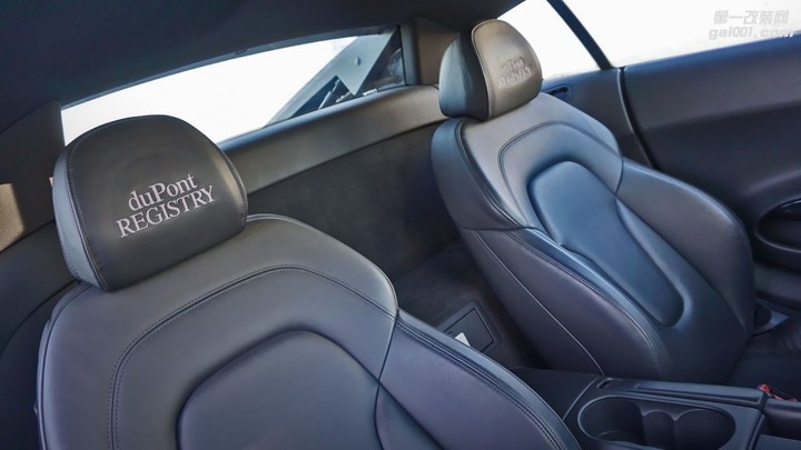 duPoint-Registry-Audi-R8-twin-turbo-seats-1280x720.jpg