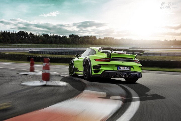 TECHART-GTstreet-R-2.jpg