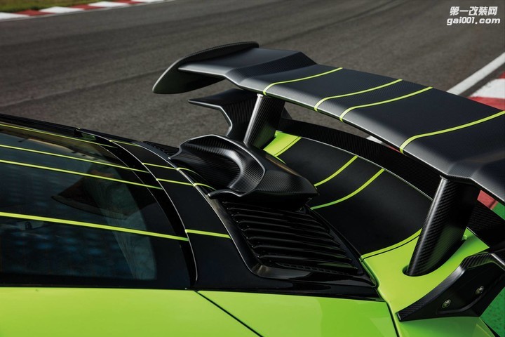 TECHART-GTstreet-R-10.jpg