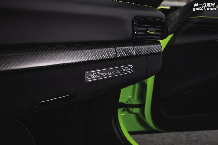 TECHART-GTstreet-R-12.jpg