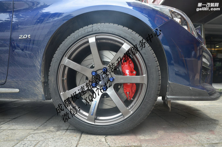 英菲尼迪Q50轮毂卡钳刹盘升级改装装车效果