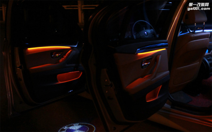宝马5系 3系改装双色氛围灯 迎宾灯