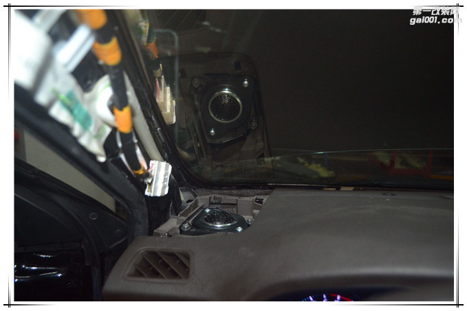 2，史太格ST650C高音单元安装在汽车仪表台上.JPG