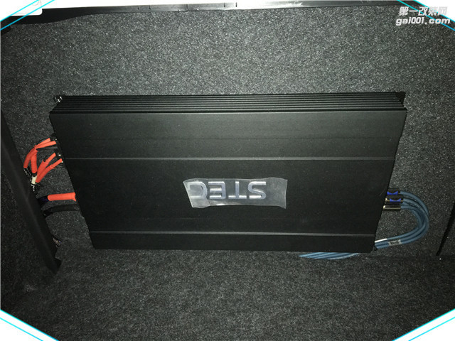 6史太格 ST402安装于后尾箱最大限度的节省空间.JPG