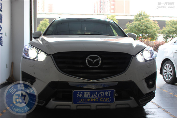 武汉马自达CX-5大灯升级改装改透镜升级LED氙气灯汽车大灯...