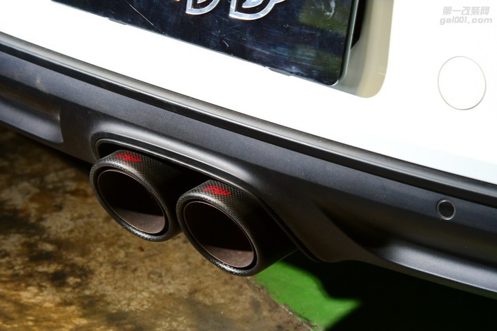 【简单改】就能脱胎换骨—718 Boxster “iPE排气系统”改装...