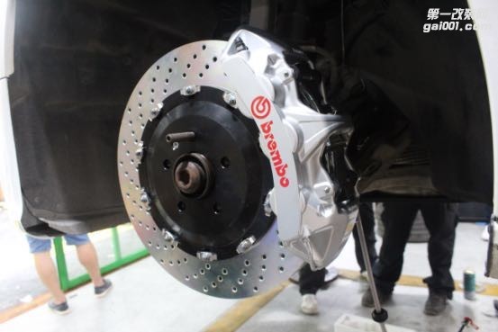 飞狮改装奥迪A5升级brembo GT6刹车