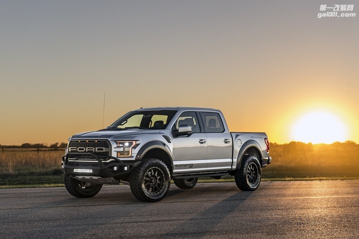 hennessey-performance-tunes-the-2017-ford-f-150-raptor-to-605-hp_2.jpg