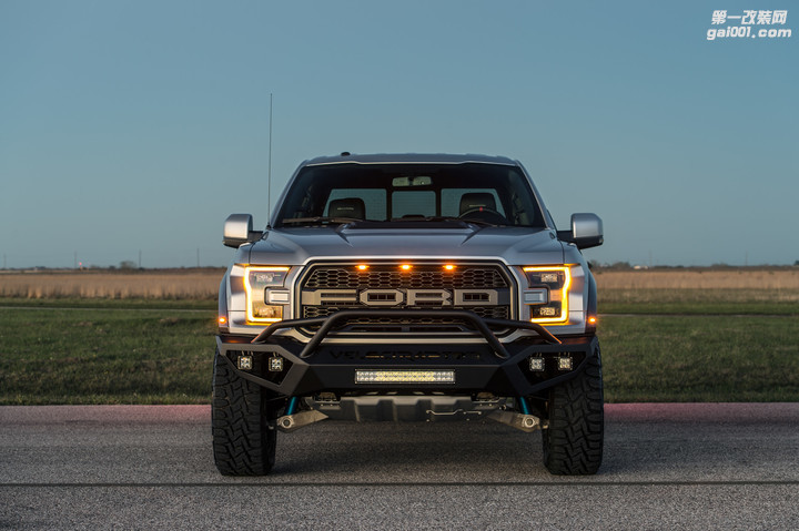 hennessey-performance-tunes-the-2017-ford-f-150-raptor-to-605-hp-115907_1.jpg