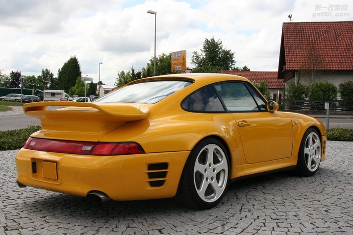 ruf-turbo-r-is-now-available-with-full-carbon-fiber-skin-it-s-also-got-590-hp_11.jpg