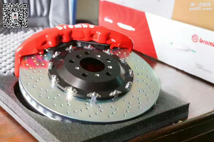 深圳飞狮改装，Brembo品牌M8型号汽车刹车套装