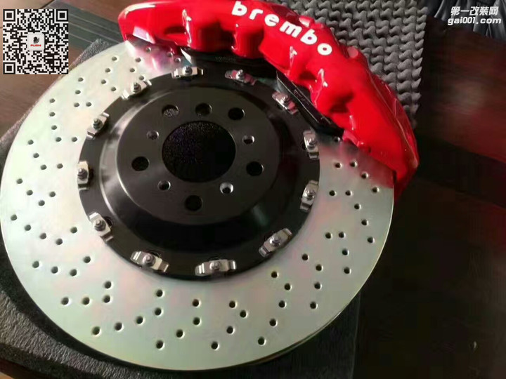 深圳飞狮改装，Brembo品牌M8型号汽车刹车套装