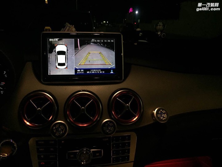 奔驰B200 加装高清360度全景行车记录仪加装