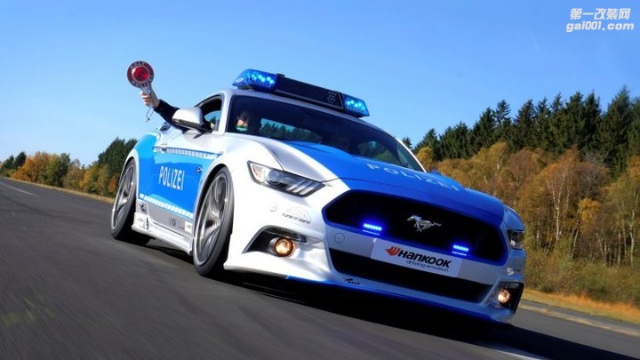 Ford-Mustang-German-police-car-driving-750x422.jpg