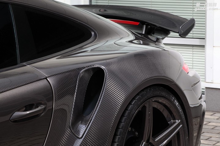 all-carbon-porsche-911-stinger-gtr-kit-from-topcar-is-jaw-dropping_13.jpg