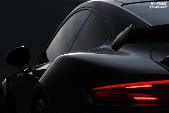 Topcar发布全碳保时捷911 Stinger GTR套件