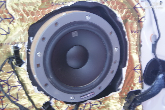 9 丹拿 232中低音喇叭的安装效果展示.JPG