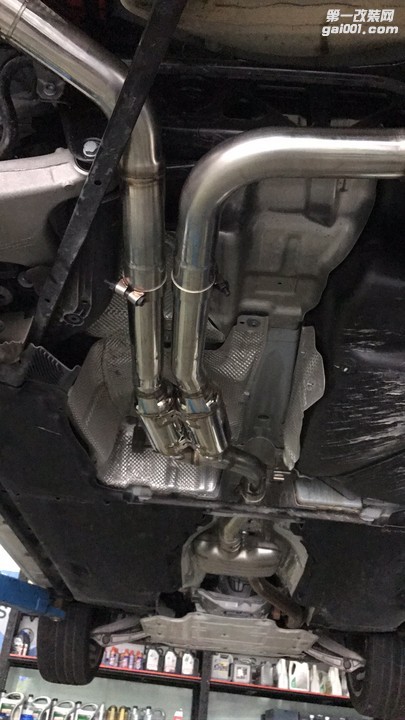 奥迪A7安TINOX中尾阀门排气装车