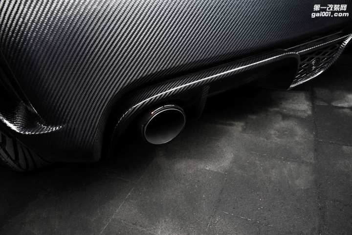 8_pogea_ares_detail-exhaust-and-rear_web.jpg