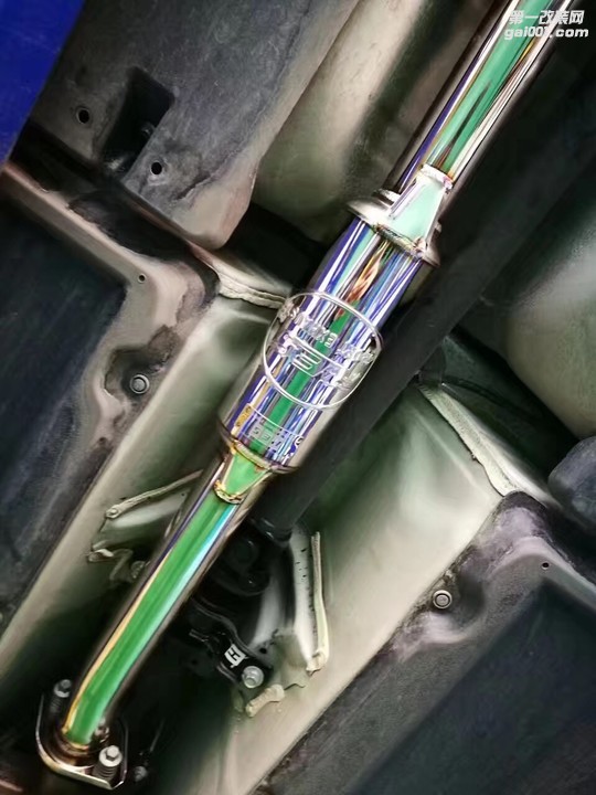 丰田86 升级RES中尾段直排高性能排气系统；