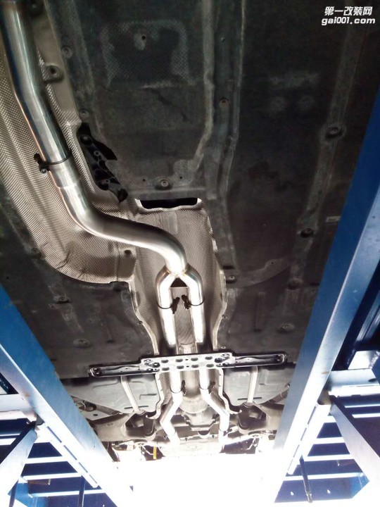 宝马5系安装TINOX中尾阀门排气装车效果