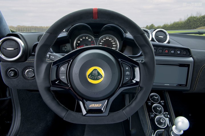 2017-lotus-evora-sport-410-gp-interior.jpg
