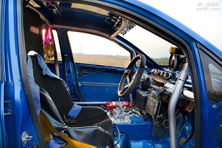 2004-honda-jazz-personal-steering-wheel.jpg