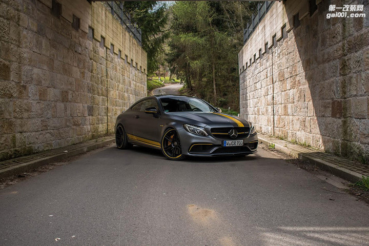 manhart-amg-c63-s-coupe-cr700-is-brutally-loud-does-100-to-200-km-h-in-54s_6.jpg