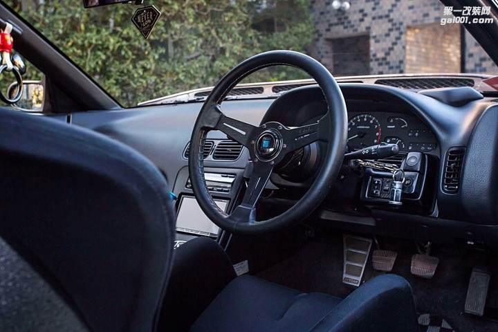 1989-nissan-silvia-k-coupe-nardi-classic-steering-wheel.jpg