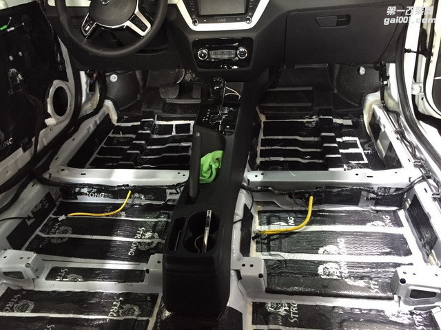 瑞风S2全车升级改装狮龙隔音——清远征途汽车音响