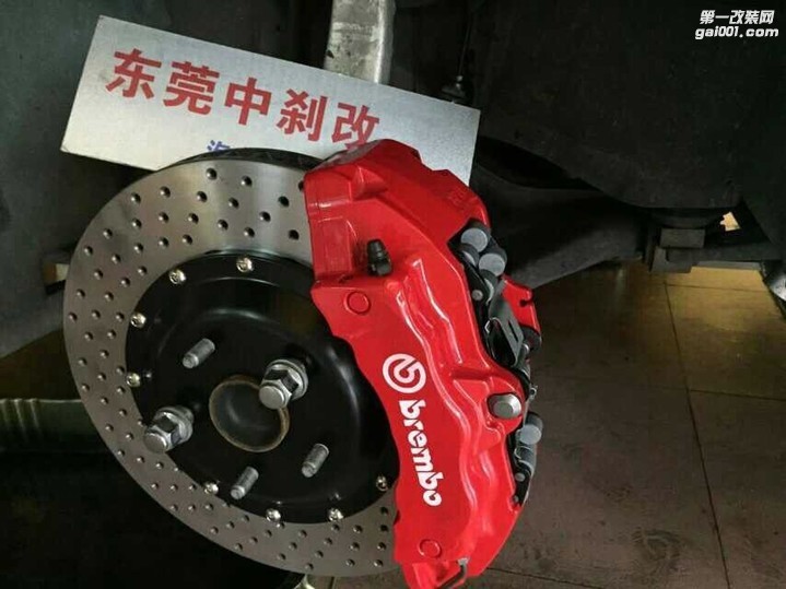 丰田锐志改装正品布雷博刹车卡钳brembo 18z六活塞刹车