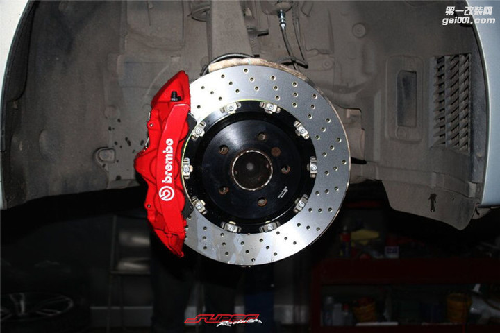 成都 宝马535前面BREMBO GT6 后面原装尾刹车碟 改装升级案例...