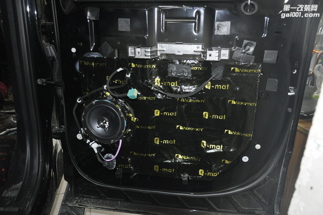 8MOHAWK MC625中低音喇叭安装于后门板.jpg