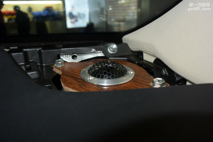 雷克萨斯汽车音响改装 NX300升级德国海螺5系 英国创世纪功...