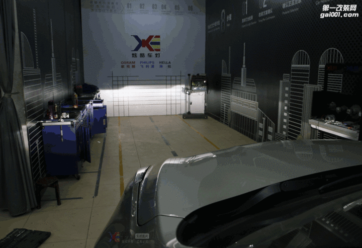 原车凯迪拉克xt5车灯暗淡升级改装双光透镜