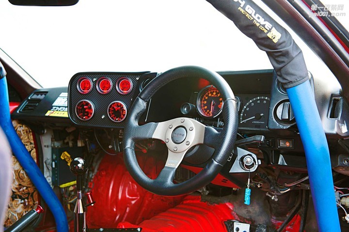 1984-toyota-corolla-momo-race-steering-wheel.jpg