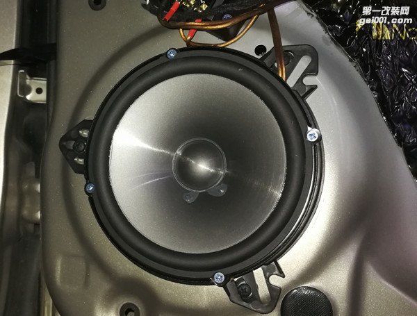 重庆长安CS75汽车音响隔音改装 美国JBL喇叭和功放