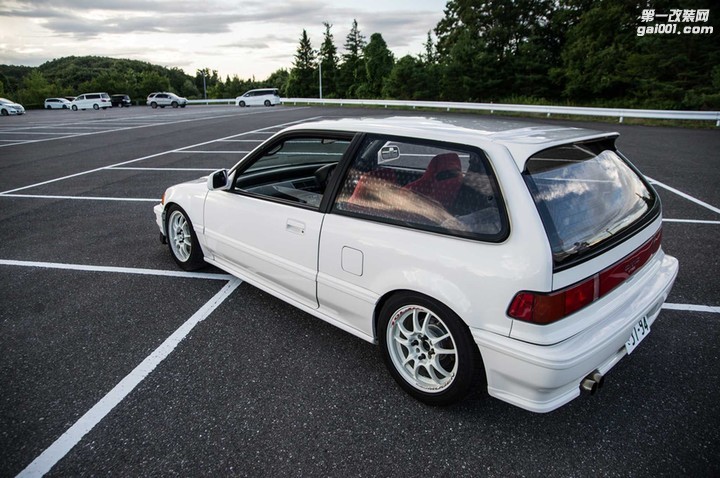 lowered-2-perfection-crew-1991-civic-ef9-sir-ii-roof-visor.jpg