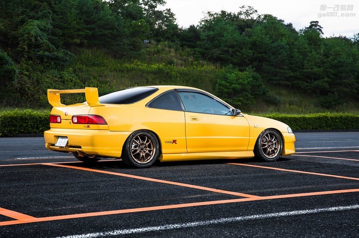 lowered-2-perfection-crew-2000-honda-integra-type-rx-mugen-gen-2-rear-wing.jpg