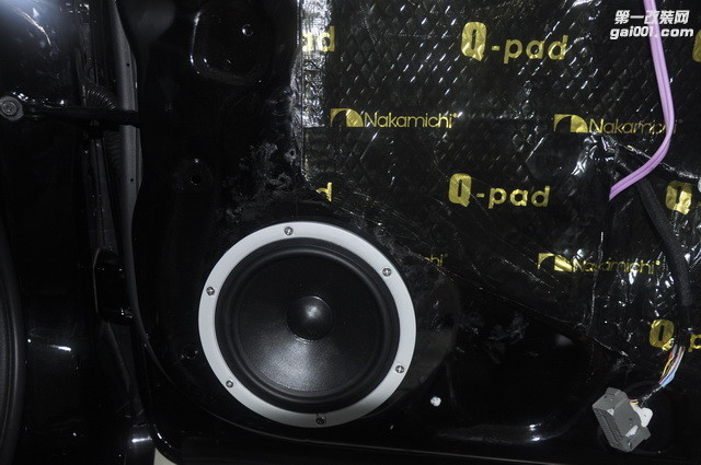 3，绅士宝 经典系列CS6.2中低音单元安装在门板原位.JPG