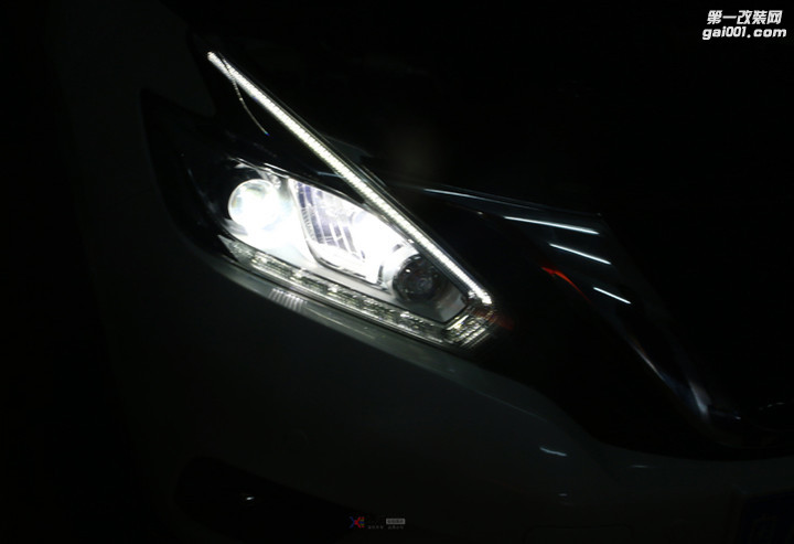 日产楼兰原车LED大灯满足不了车主需求，升级氙气灯双光...