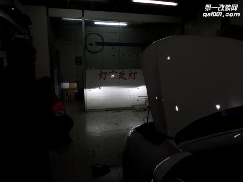 北京雪铁龙CX3改装进口Q5双光透镜汉雷氙气灯实体店灯官改灯