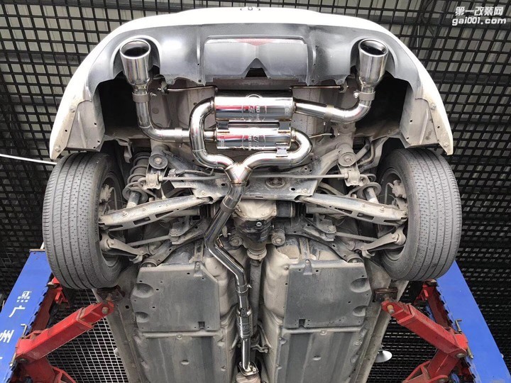 丰田86 改装RES中尾段双边单出高性能排气系统，声浪扎实