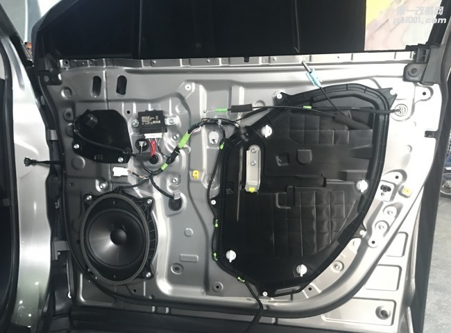 雷克萨斯RX200定制大能隔音降噪方案——佛山汽车音响改装